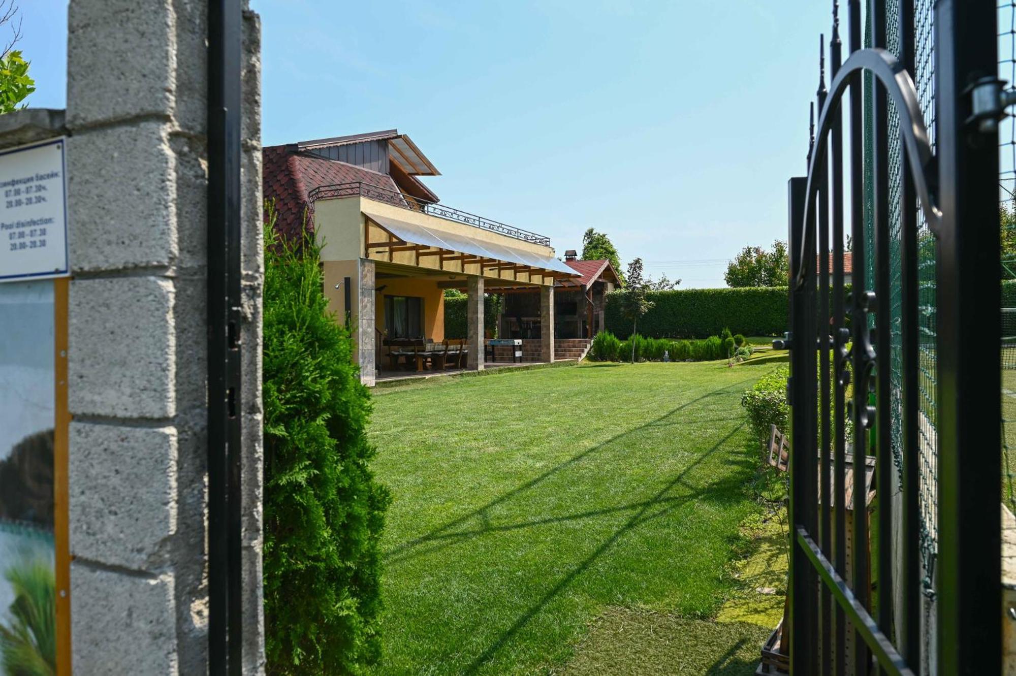 Guest House Erida Trastenik エクステリア 写真