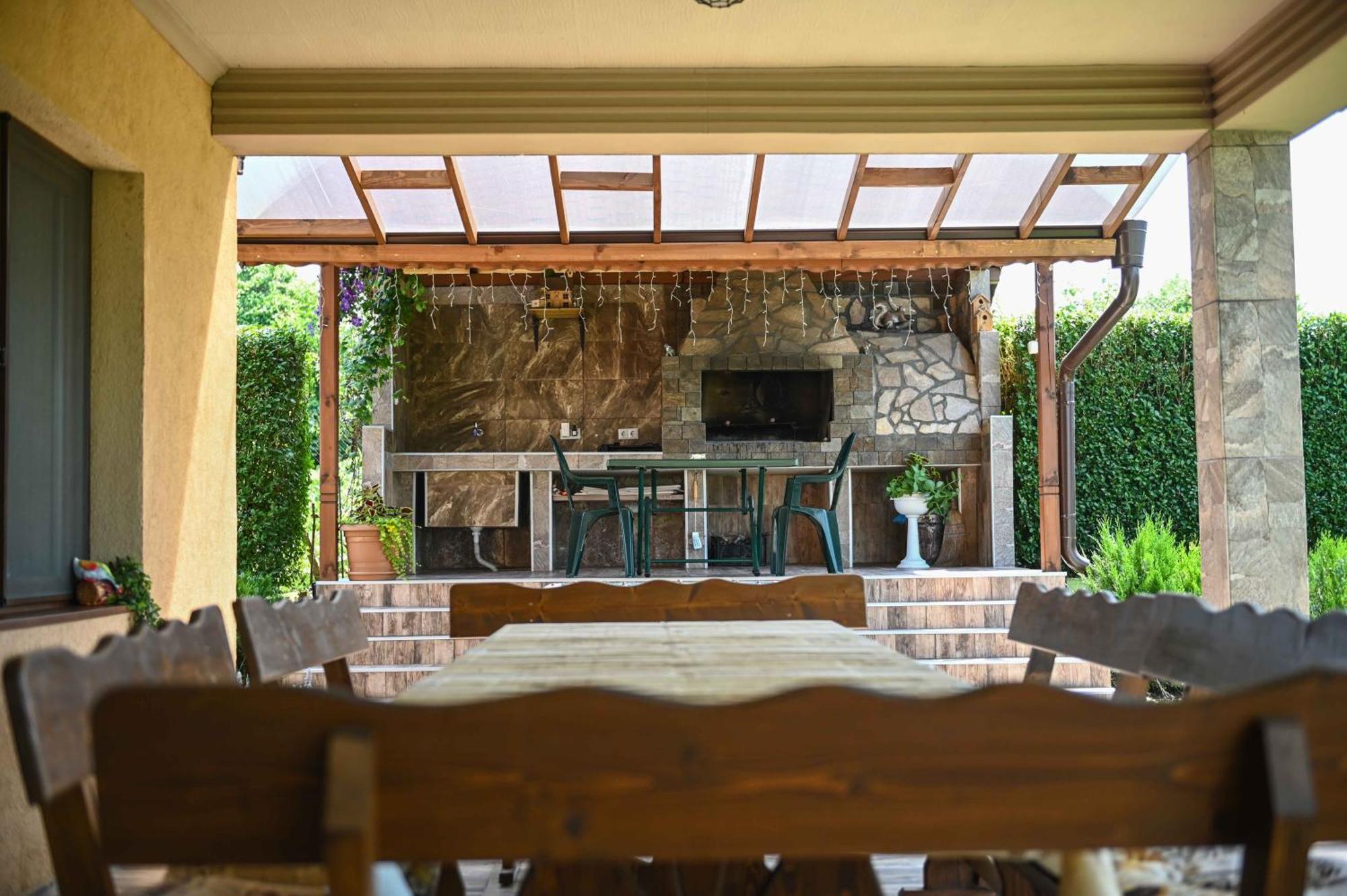 Guest House Erida Trastenik エクステリア 写真